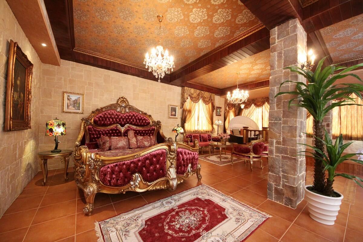 Presidential Suite, Non Smoking | Down comforters, minibar, desk, blackout drapes