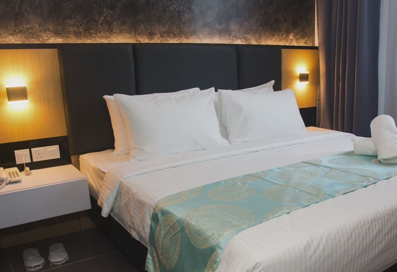 presidential suite, 1 double bed | desk, free wifi, bed sheets