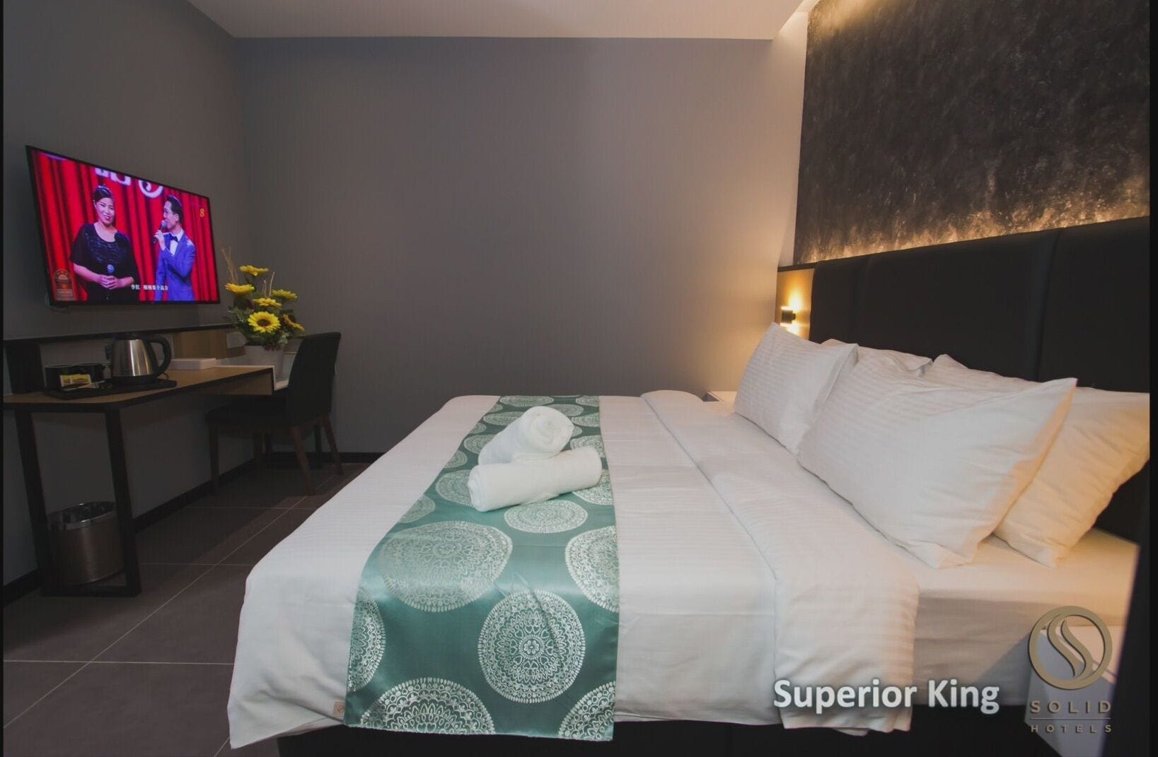 standard double room, 1 king bed | desk, free wifi, bed sheets