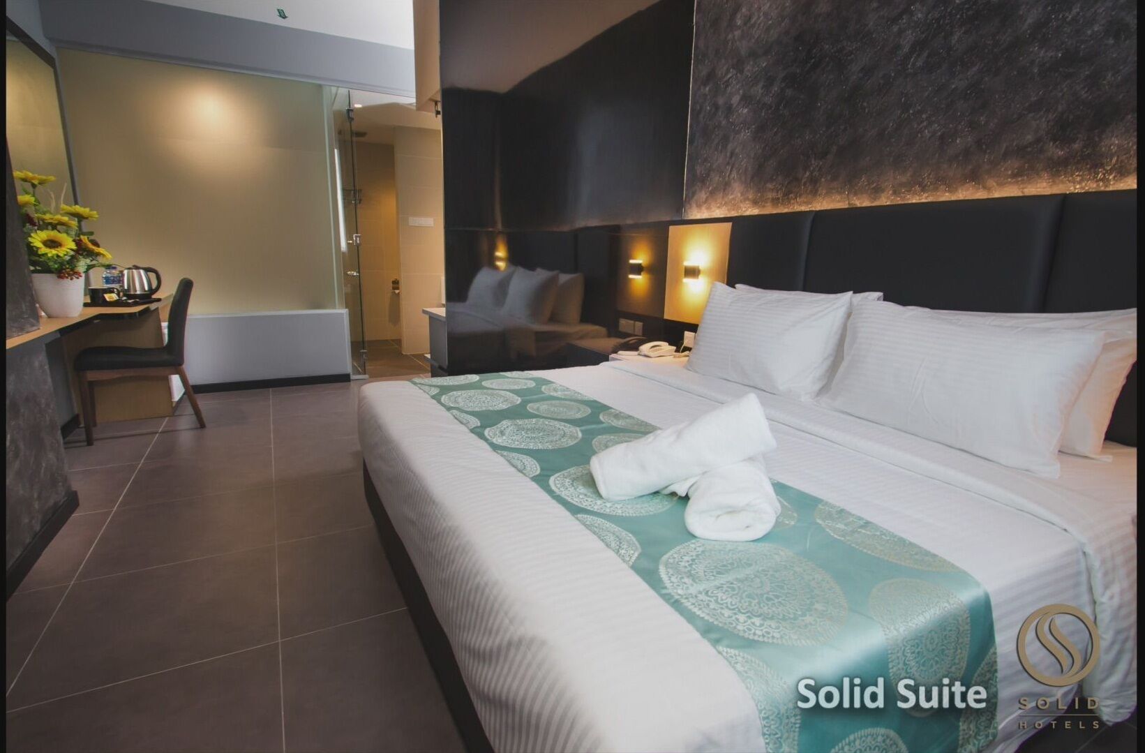 presidential suite, 1 double bed | desk, free wifi, bed sheets