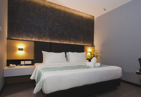 Standard Double Room, 1 King Bed | Desk, free WiFi, bed sheets