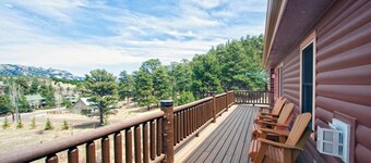Luxury Mountain Lodge, RMNP, Downtown, Mountain Views, Hot Tub! Moose Lodge, Estes Park CO