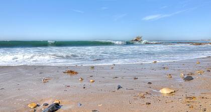 Charming rental near the beach and 300 feet to Casa Romantica Cultural Center