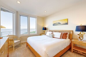 2 bedrooms, iron/ironing board, free internet, bed sheets - Oceanfront house in gated community with sea views (Seaside)