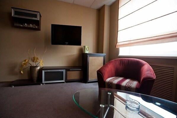 Estudio, 2 habitaciones | Tabla de planchar con plancha, wifi gratis y ropa de cama 