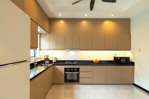 Private kitchen - Villa Bos Near the Beach of Jomtien (Pattaya)