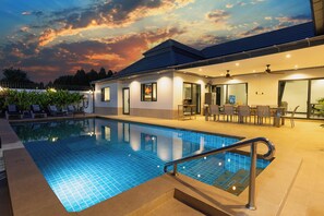 Terrace/patio - Villa Bos Near the Beach of Jomtien (Pattaya)