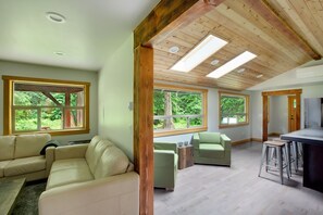Interior - Escape to the Forest in this Custom Mt. Baker Home with HOT TUB!!! (Deming)