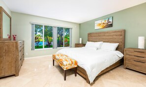 3 habitaciones, escritorio, tabla de planchar con plancha y wifi