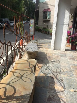 Khuôn viên nơi lưu trú