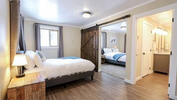 3 bedrooms, iron/ironing board, travel cot, WiFi