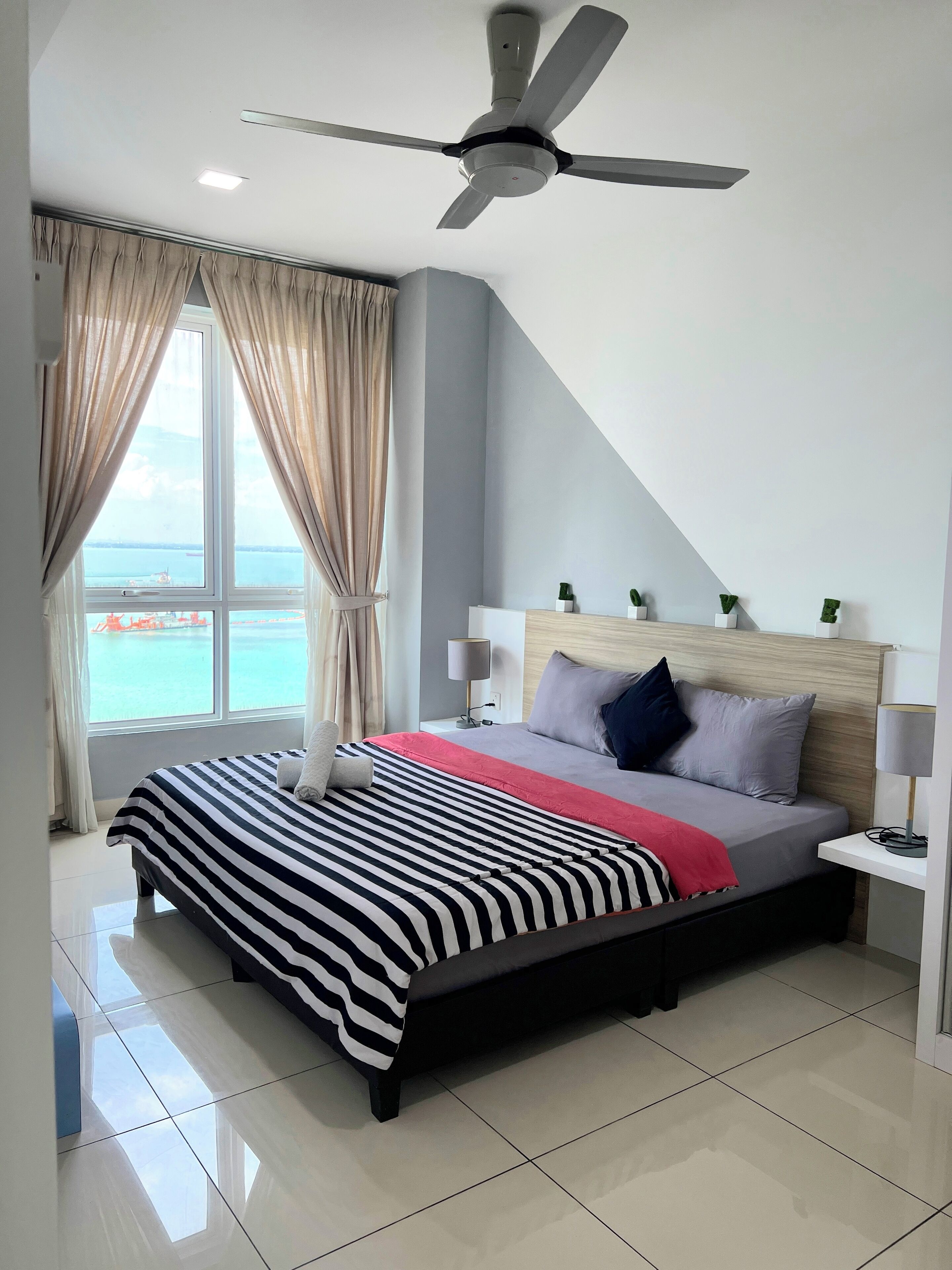 Departamento Confort | Cortinas blackout, tabla de planchar con plancha y wifi gratis 