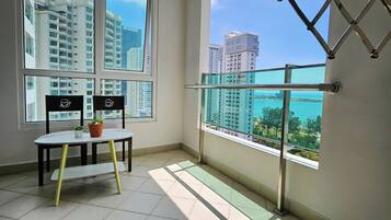 Superior Suite, 2 Bedrooms, Partial Sea View | Terrace/patio