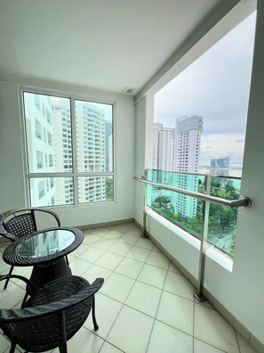 Superior Suite, 2 Bedrooms, Partial Sea View | Balcony