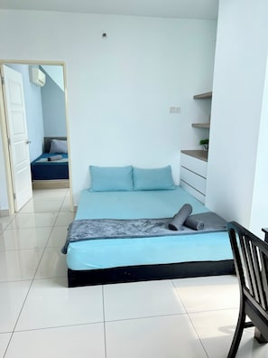 3 bedrooms, blackout drapes, iron/ironing board, free WiFi