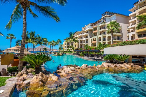 Fabulous 5 star resort and enjoy paradise! 