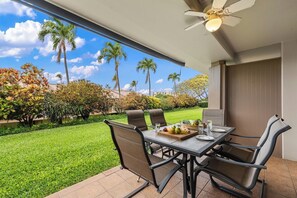 Outdoor dining - EL L102 Renovated 1BD Condo w Pool AC Beach Cabana (Lahaina)