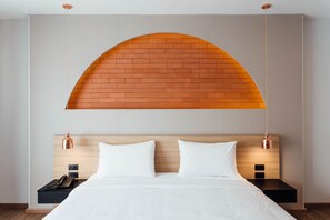 Standard King Room | Escritorio, cortinas blackout, camas extra y wifi gratis 