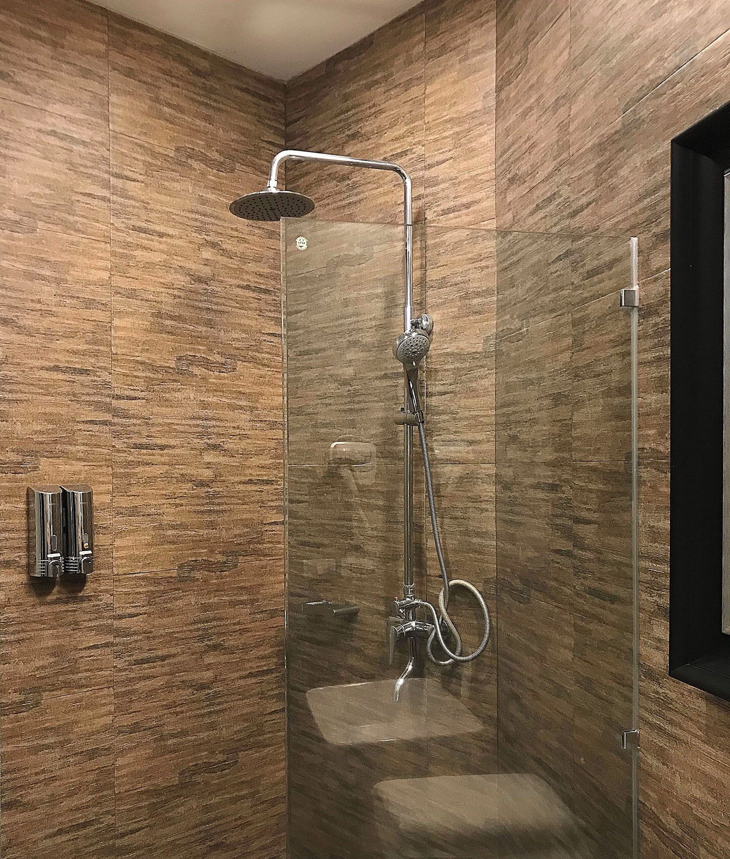 shower, rainfall showerhead, eco-friendly toiletries, hair dryer