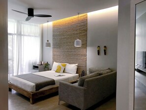 Ropa de cama de alta calidad y minibar 