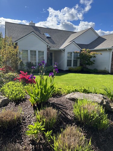 Renovated Portland Single Story Home- Wine Country, Amaterra, Nike, Zoo, Intel