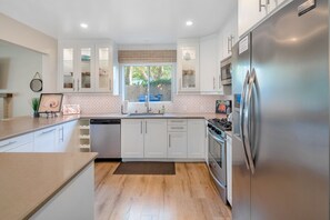 Fridge, microwave, oven, stovetop - Remodeled coastal retreat with updated kitchen - walk to beach (San Clemente)