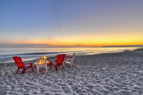 Beach nearby - Remodeled coastal retreat with updated kitchen - walk to beach (San Clemente)