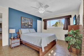 2 chambres, fer et planche à repasser, lit parapluie, Wi-Fi gratuit