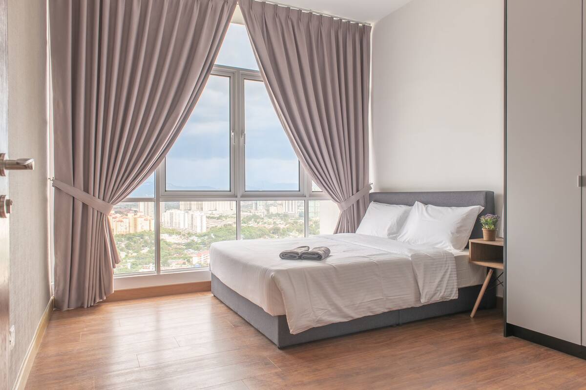 3 bedrooms, iron/ironing board, free WiFi
