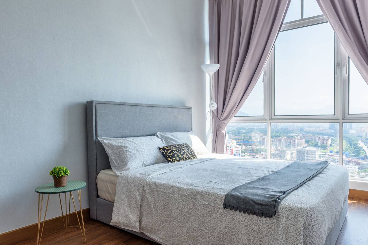 3 bedrooms, iron/ironing board, free WiFi