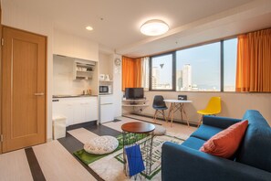 Apartment Quadruple Room, City View