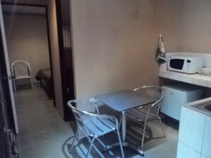 냉장고, 전자레인지, 쿡탑, 밥솥
