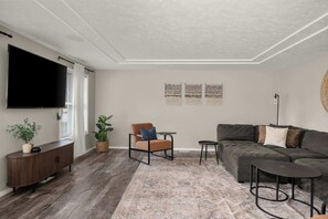 Téléviseur, bureau