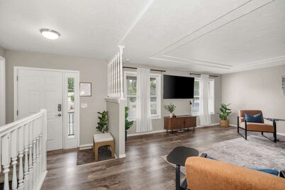 Peaceful Retreat I  Comfy & Spacious Home!