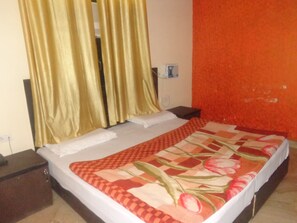2 bedrooms, individually decorated, individually furnished, desk