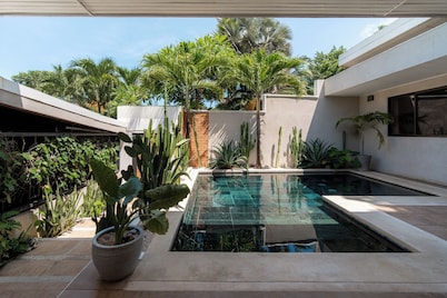 Luxury Villa Ayola • Steps to Beach, Dining & Markets