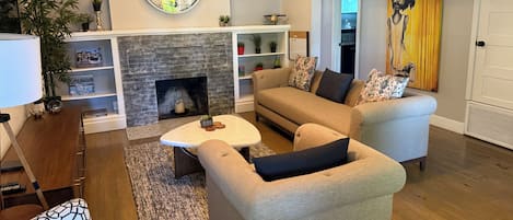 Smart TV, fireplace, DVD player, printers
