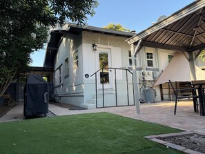Exterior - Downtown Phoenix Home - Prime Location, Close to Everything (Phoenix)
