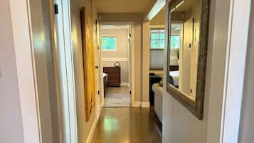 1 bedroom, iron/ironing board, WiFi (free), bed sheets