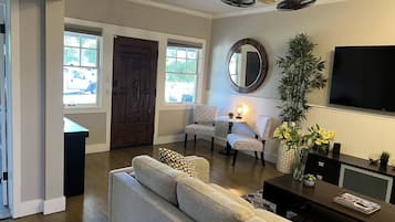 Smart TV, fireplace, DVD player, printers