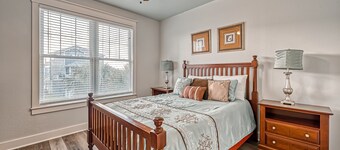 Beach Front House, sleeps 12, Galveston Island, Pointe West Resort - 4 bed/4bath