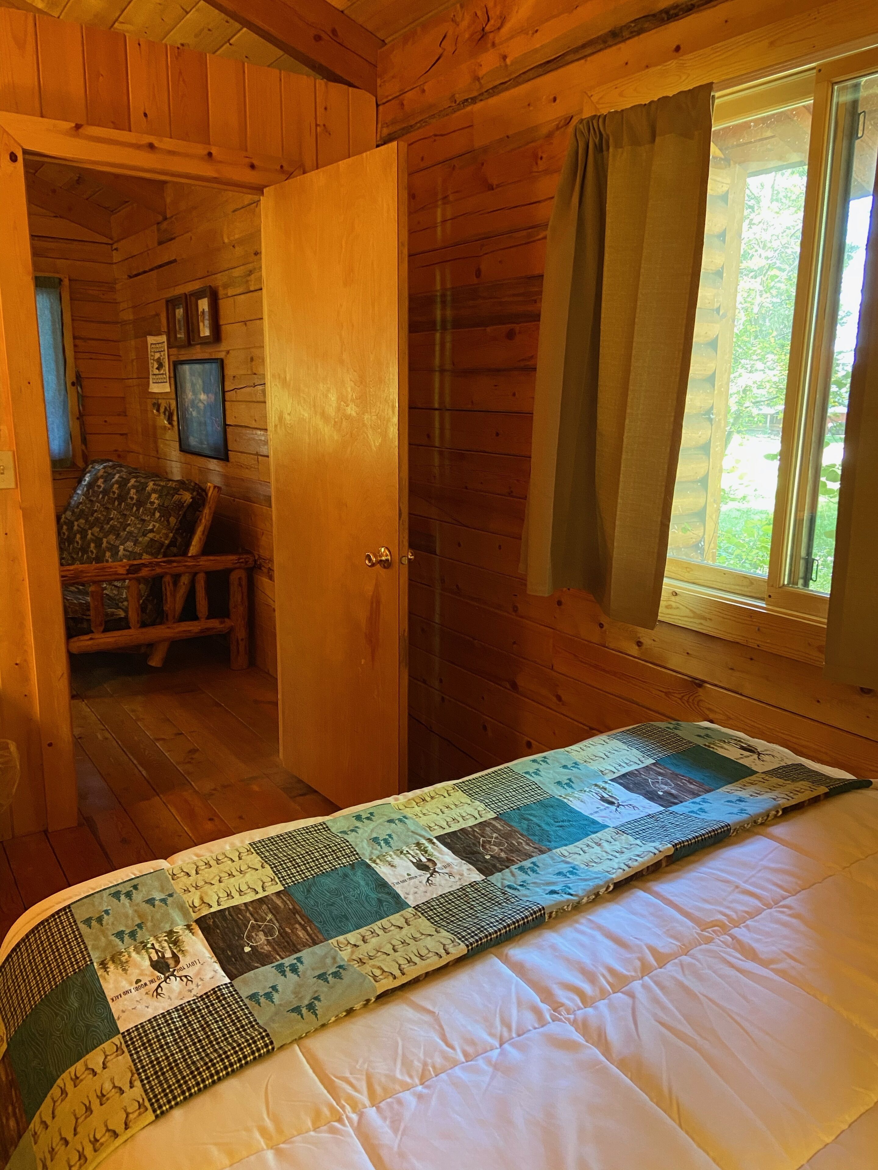 2 quartos, Wi-Fi de cortesia, roupa de cama