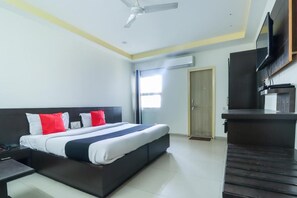 Deluxe Room, 1 Double Bed, Smoking | 1 bedroom, free WiFi - hotel p s international (Lucknow)
