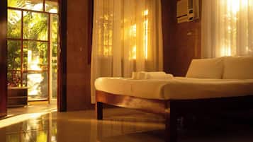 1 bedroom, in-room safe, desk, blackout curtains