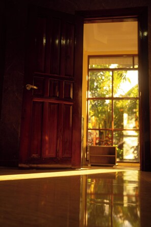 32-inch flat-screen TV with cable channels, TV - Don Remegio Villas (General Luna)