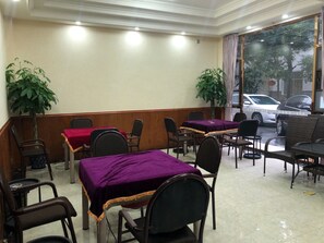 المنشأة من الداخل