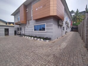 Exterior - BoardWalk Hotel Wuse 2 (Abuja)
