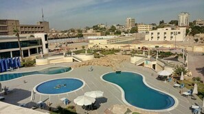 2 outdoor pools, free pool cabanas, pool umbrellas - Horizon Loaloat El Nile (Cairo)