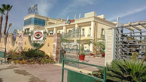 Front of property - Horizon Loaloat El Nile (Cairo)