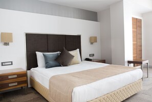 Habitación estándar, 1 cama doble, no fumadores | Sábanas de algodón egipcio, ropa de cama de alta calidad, caja fuerte